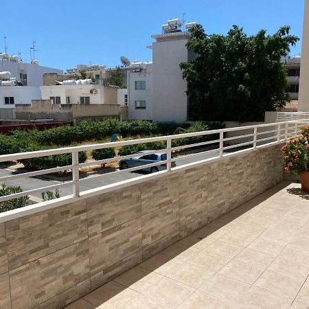 Holiday City Center Apartment Larnaca Exterior photo