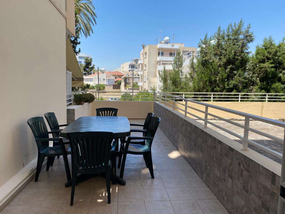 Holiday City Center Apartment Larnaca Exterior photo