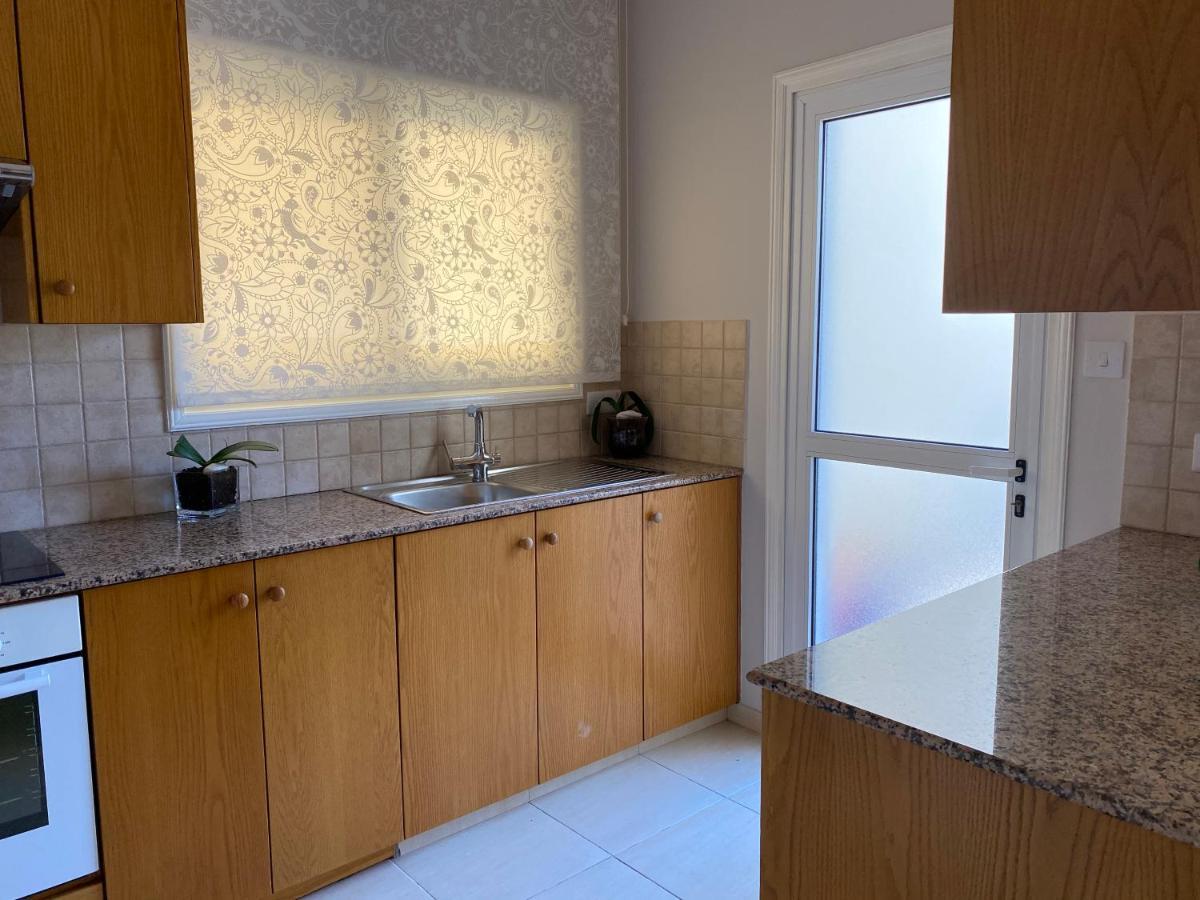 Holiday City Center Apartment Larnaca Exterior photo