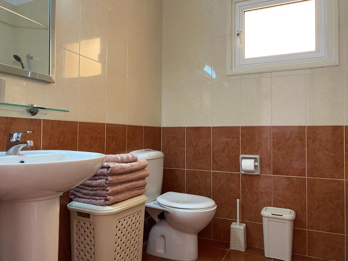 Holiday City Center Apartment Larnaca Exterior photo