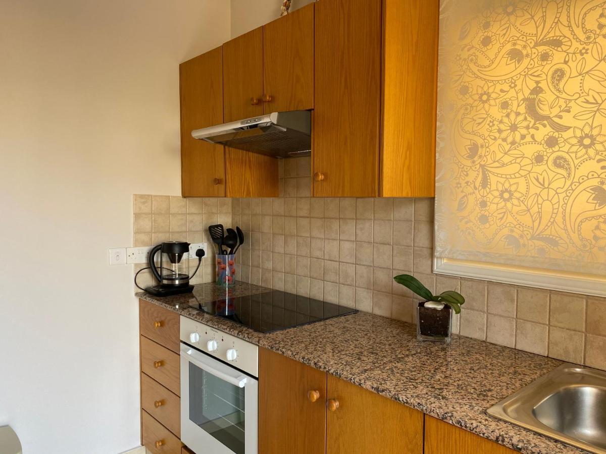 Holiday City Center Apartment Larnaca Exterior photo