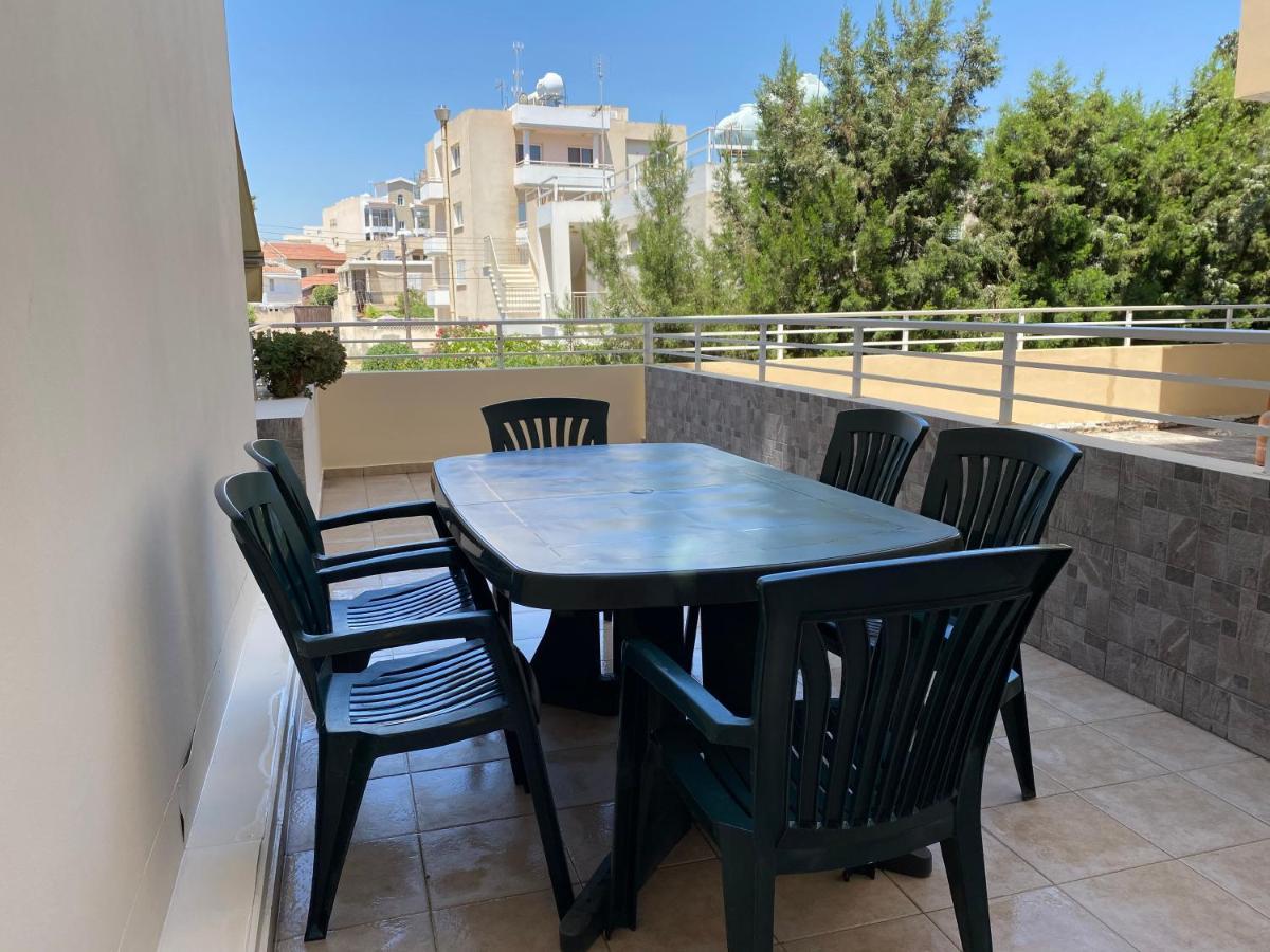 Holiday City Center Apartment Larnaca Exterior photo