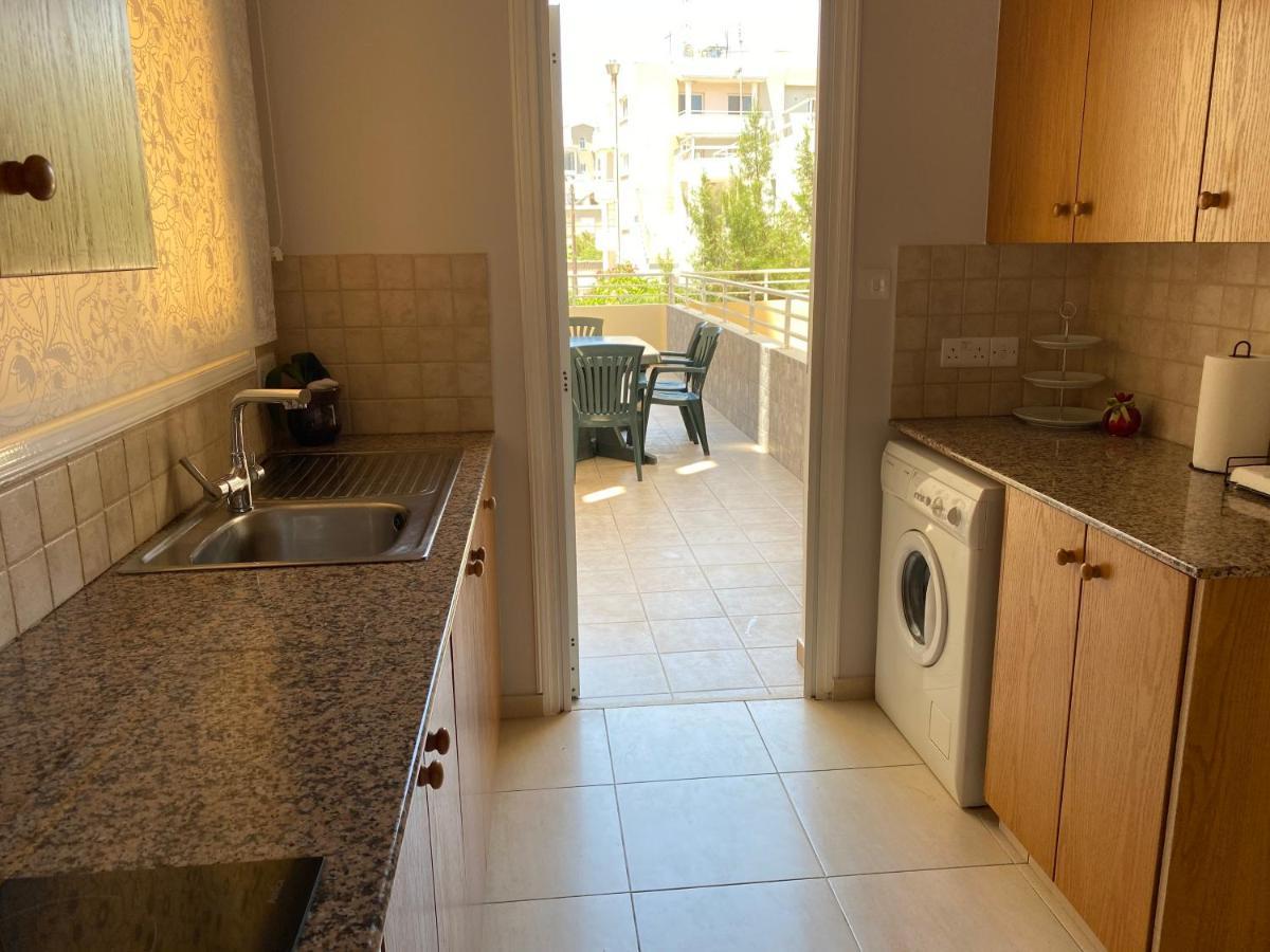 Holiday City Center Apartment Larnaca Exterior photo