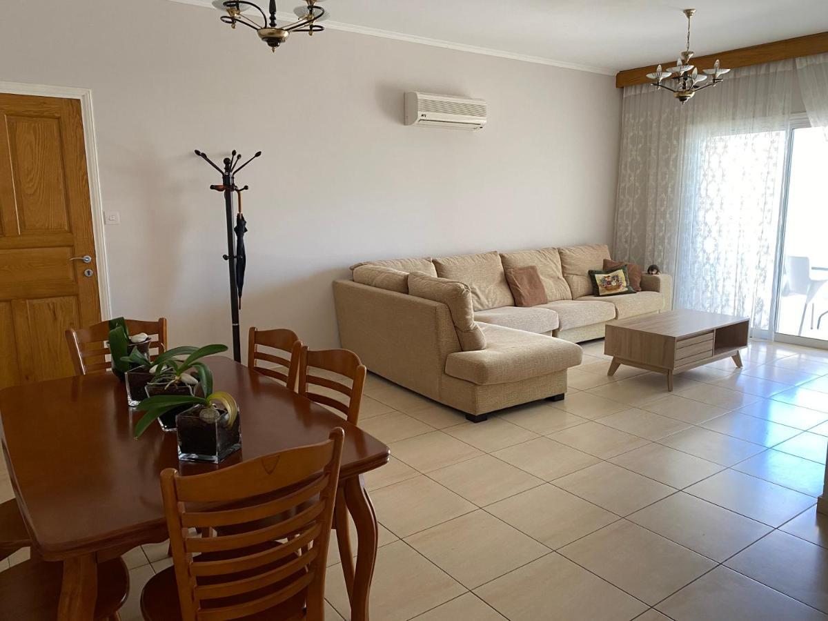 Holiday City Center Apartment Larnaca Exterior photo